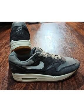 Nike Air Unisex Shoes Men's 6.5 or Women's 8